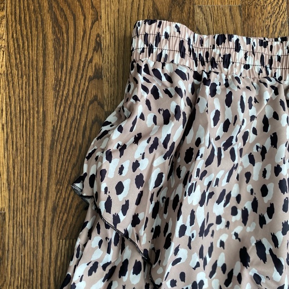 🔹New🔹Tan Circle Print Skirt - Picture 5 of 5